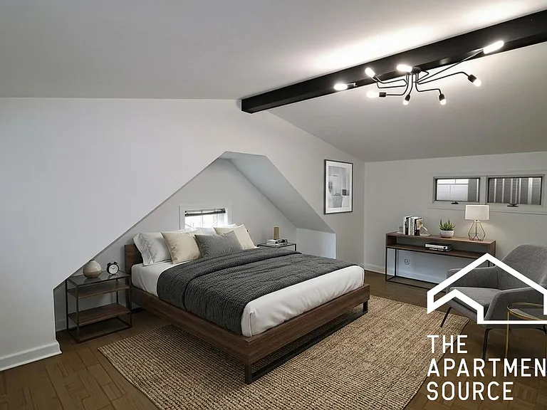 2546 N Southport Ave #2 — Photo 3