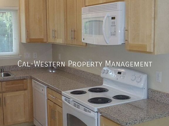 3rd image of 445 Boynton Ave APT 4