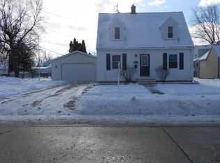 1003 9th St, Green Bay, WI 54304