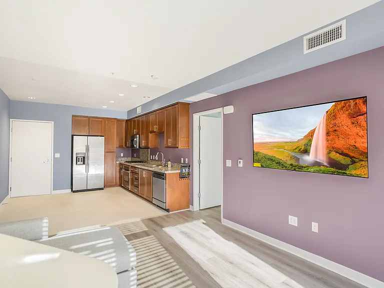 21301 Erwin St #526 — Photo 3