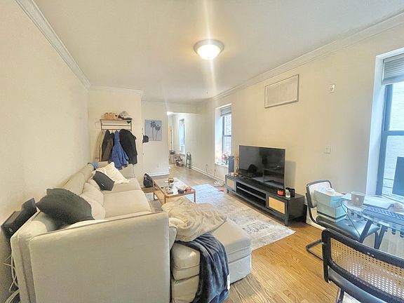 2nd image of 202 W 84th St APT 4E