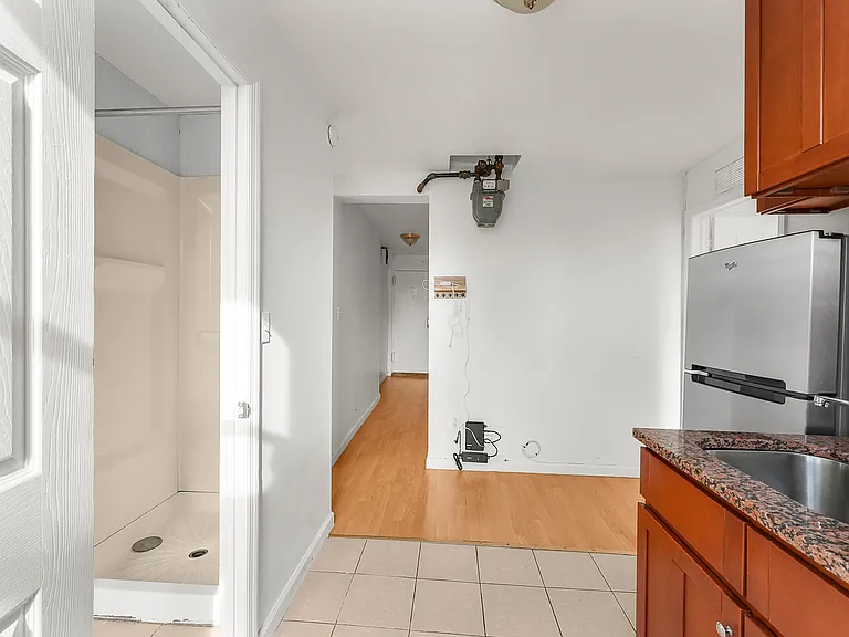 124 Mott St #38 — Photo 4