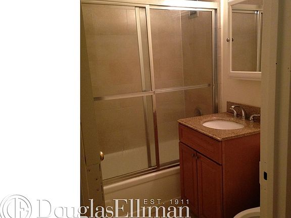 4th image of 1614 2nd Ave APT 5b