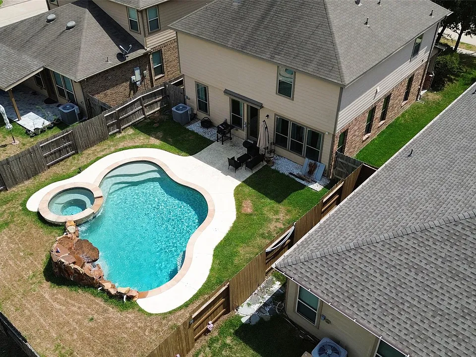22518 Belmont Cove Ln