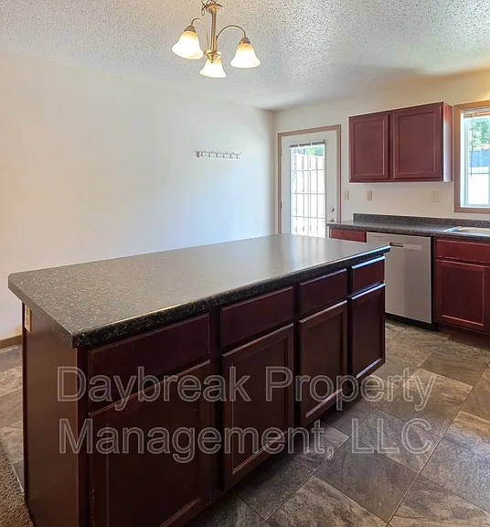 317 16th St S #5 — Photo 7