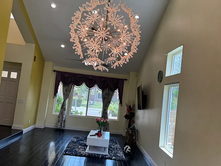 13885 Clatsop Way — Photo 8