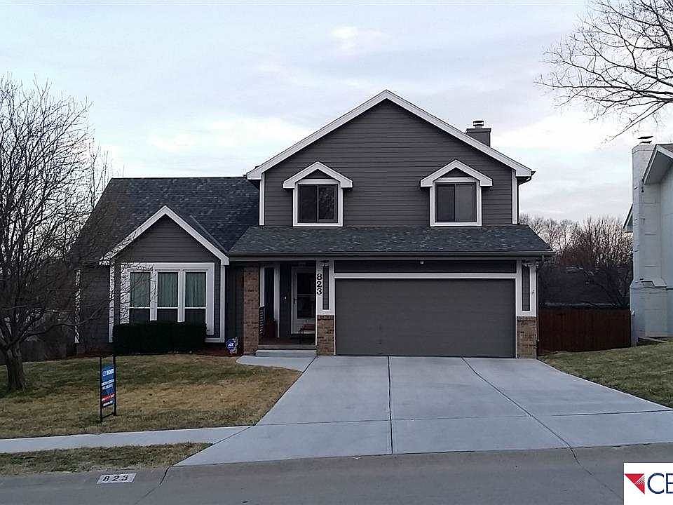 1st image of 823 Spruce Dr
