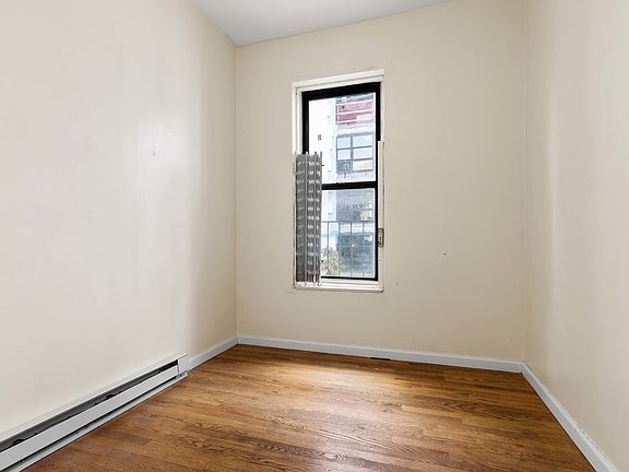 5th image of 136 W 109th St APT 5W