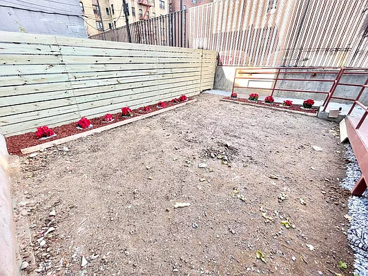 Rented by Delmark Realty LLC | media 25