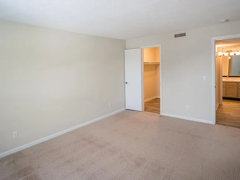 Chase Cove Apartments — Photo 112