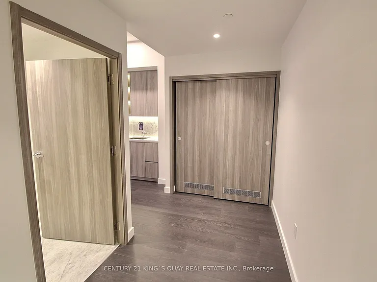 85 McMahon Dr #211 — Photo 2