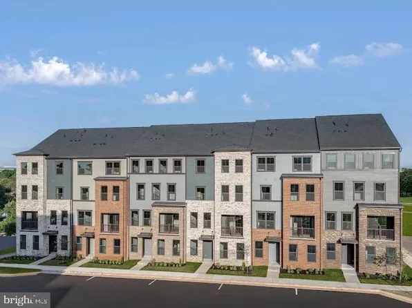 4358 Black Tulip Way, Chantilly, VA 20151