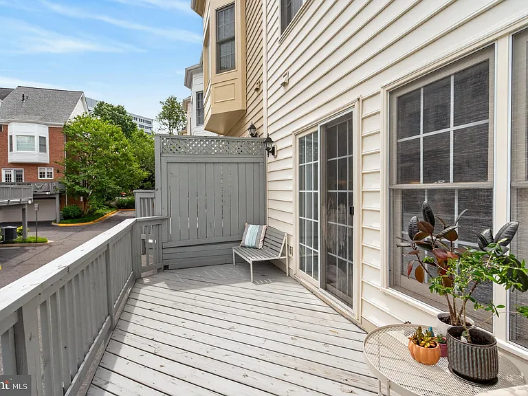 8814 Hunting Lodge Ct — Photo 49