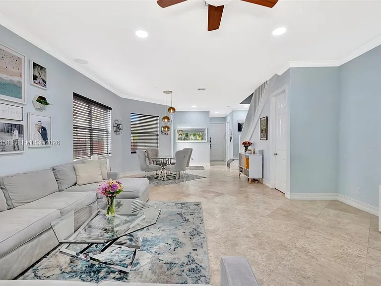 853 SW 11th Ct — Photo 12