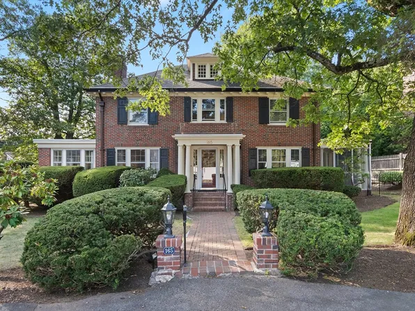 165 Upland Rd, Newton, MA 02468