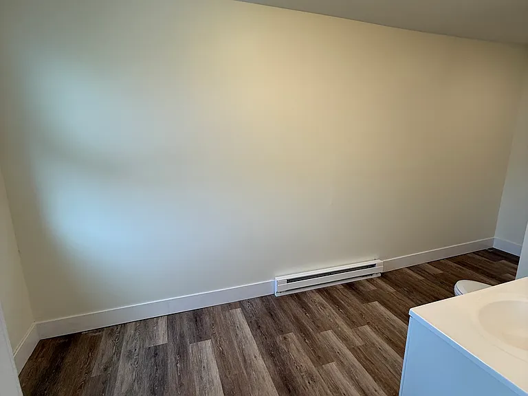498 Stanley St #3 — Photo 6