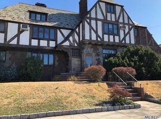 42-15 Utopia Pkwy #1, Flushing, NY