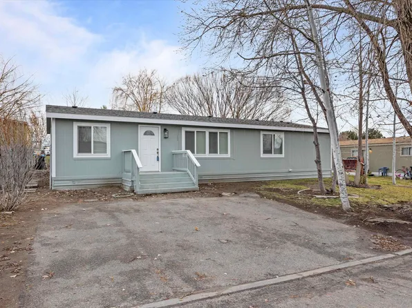 302 N 69th Ave, West Richland, WA 99353