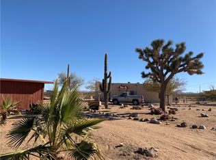 60611 Birdies Ln, Landers, CA 92285