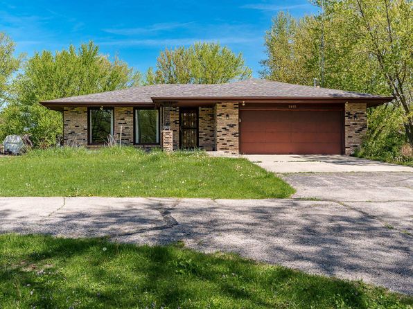5615 Tipple Rd, Rockford, IL 61102