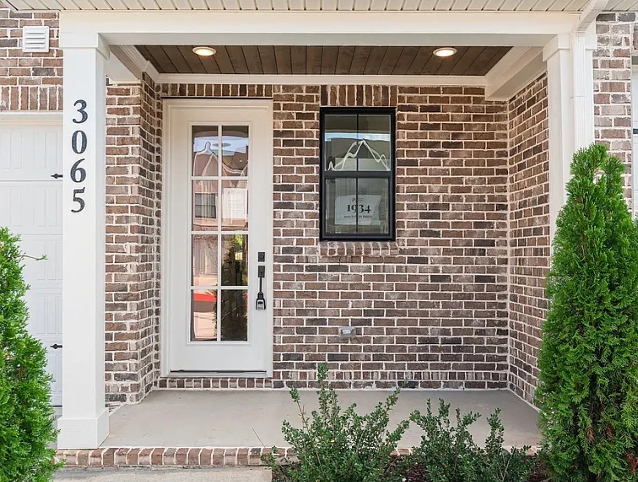 3 bed, 1725 sqft, $3,200 — Photo 2