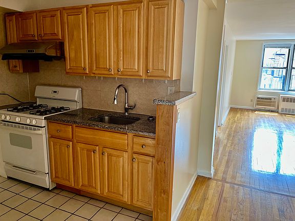 4th image of 4125 Kissena Blvd APT 6CC