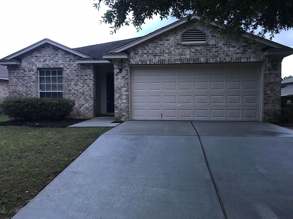 1st image of 10214 English Manor Dr