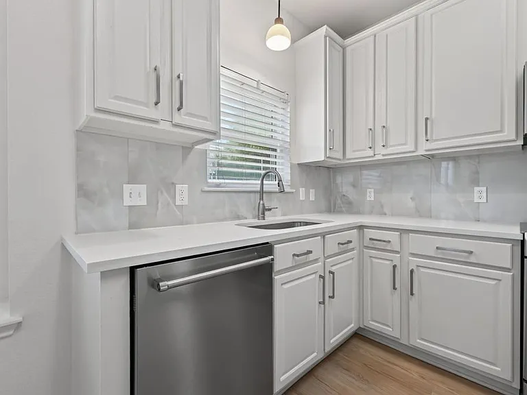 10416 Beard Ave — Photo 13