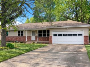 1258 E Edgewood St, Springfield, MO 65804