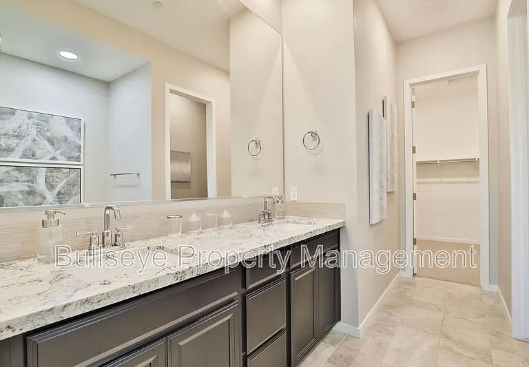 2152 N 141st Ave — Photo 33