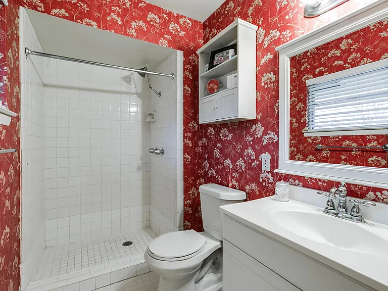 512 Vernet St — Photo 12