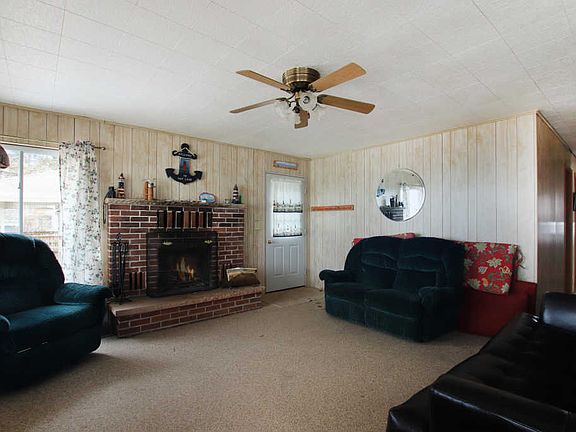 5th image of 1180 Cherry Dr