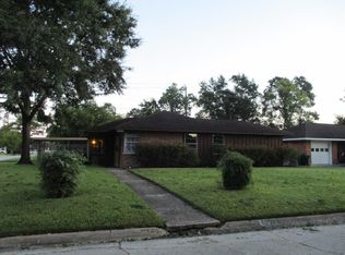 1050 W 31st St, Houston, TX 77018