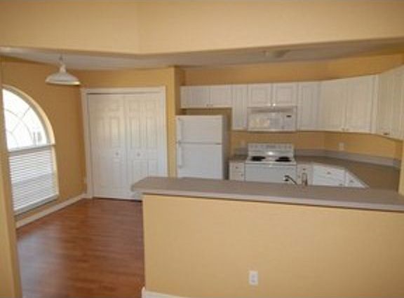 4th image of 9570 Crescent Garden Dr APT 101