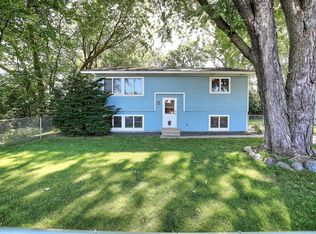 2516 Barclay St, Saint Paul, MN 55109