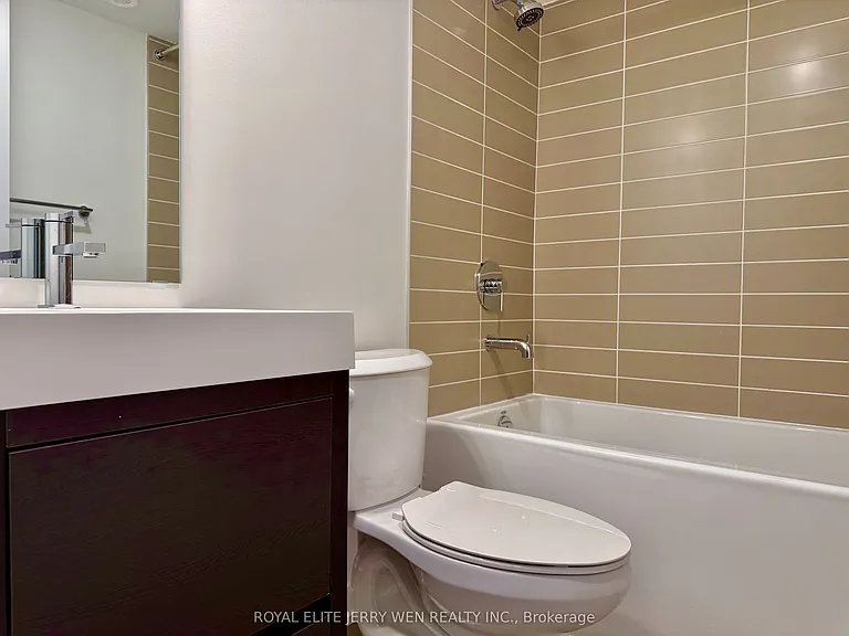 2 Green Gardens Blvd #BASEMENT — Photo 6