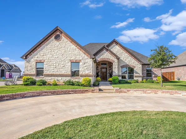 912 Concord St, Cleburne, TX 76033