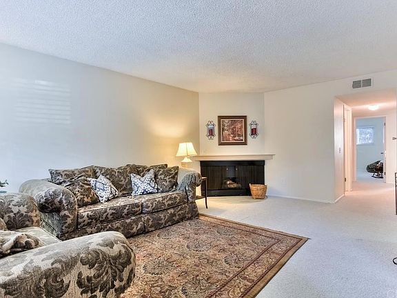 4th image of 308 E Briardale Ave #2