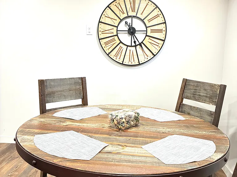 2 bed, 1.0 bath, 1024 sqft, $2,000 — Photo 56