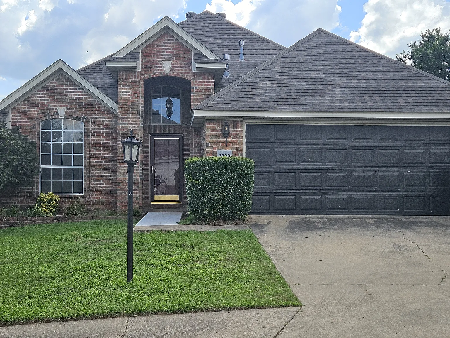 3 bed, 1801 sqft, $1,650 — Photo 2