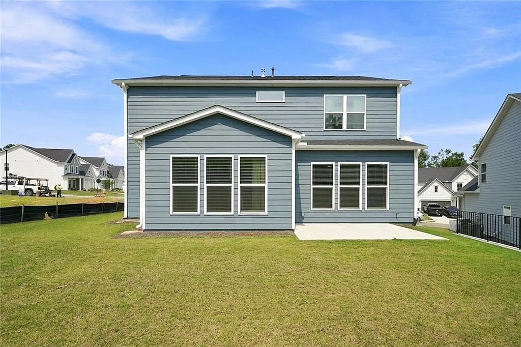 3 bed, 2.5 bath, 2600 sqft, $2,600 — Photo 3