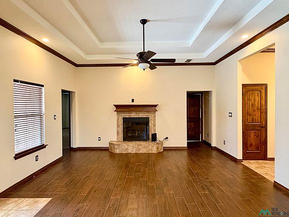 3rd image of 4621 Sandstone Dr