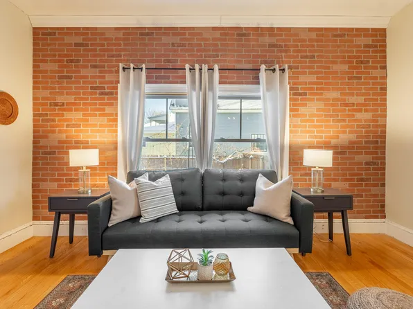 39 Union Street, Biddeford, ME 04005