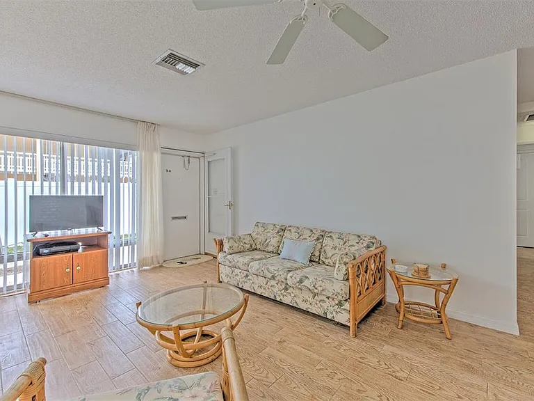 4313 Tahitian Gardens Cir #A — Photo 7
