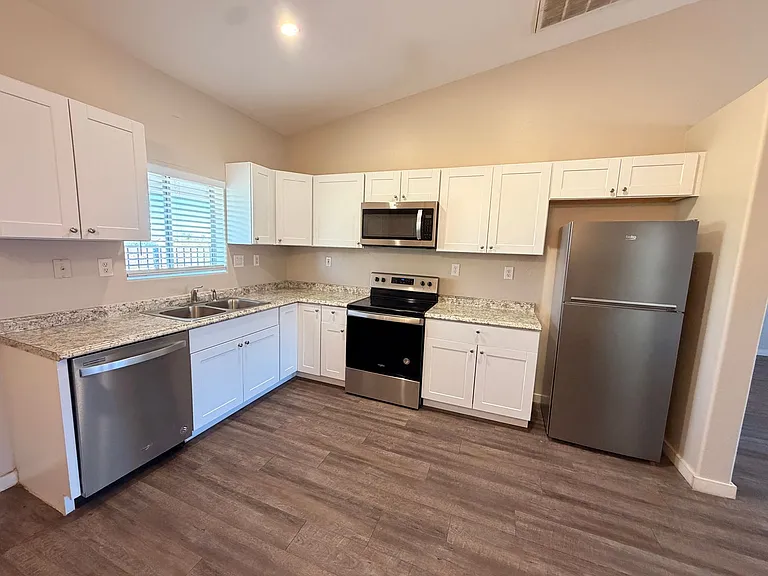 5777 S Jacaranda Rd — Photo 6