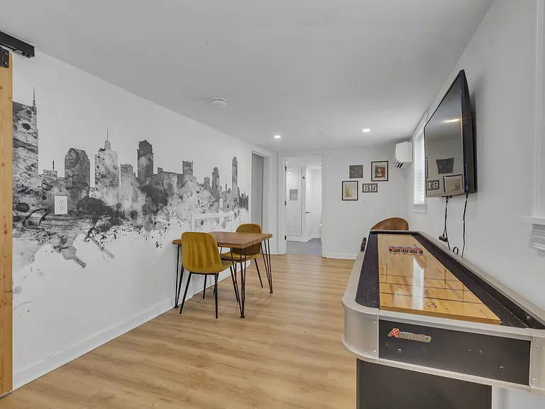 Additional Living Room