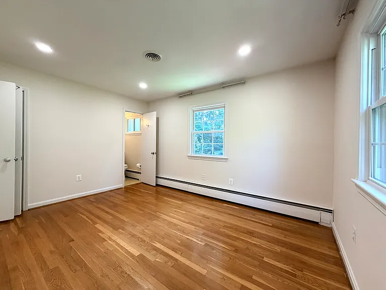 7529 Cayuga Ave — Photo 26