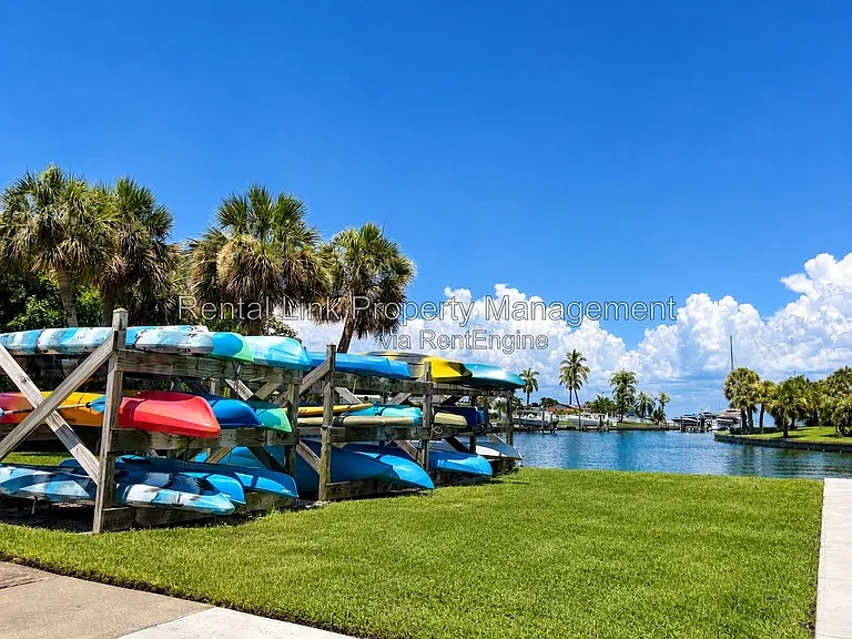 4728 Beach Dr SE #B — Photo 22