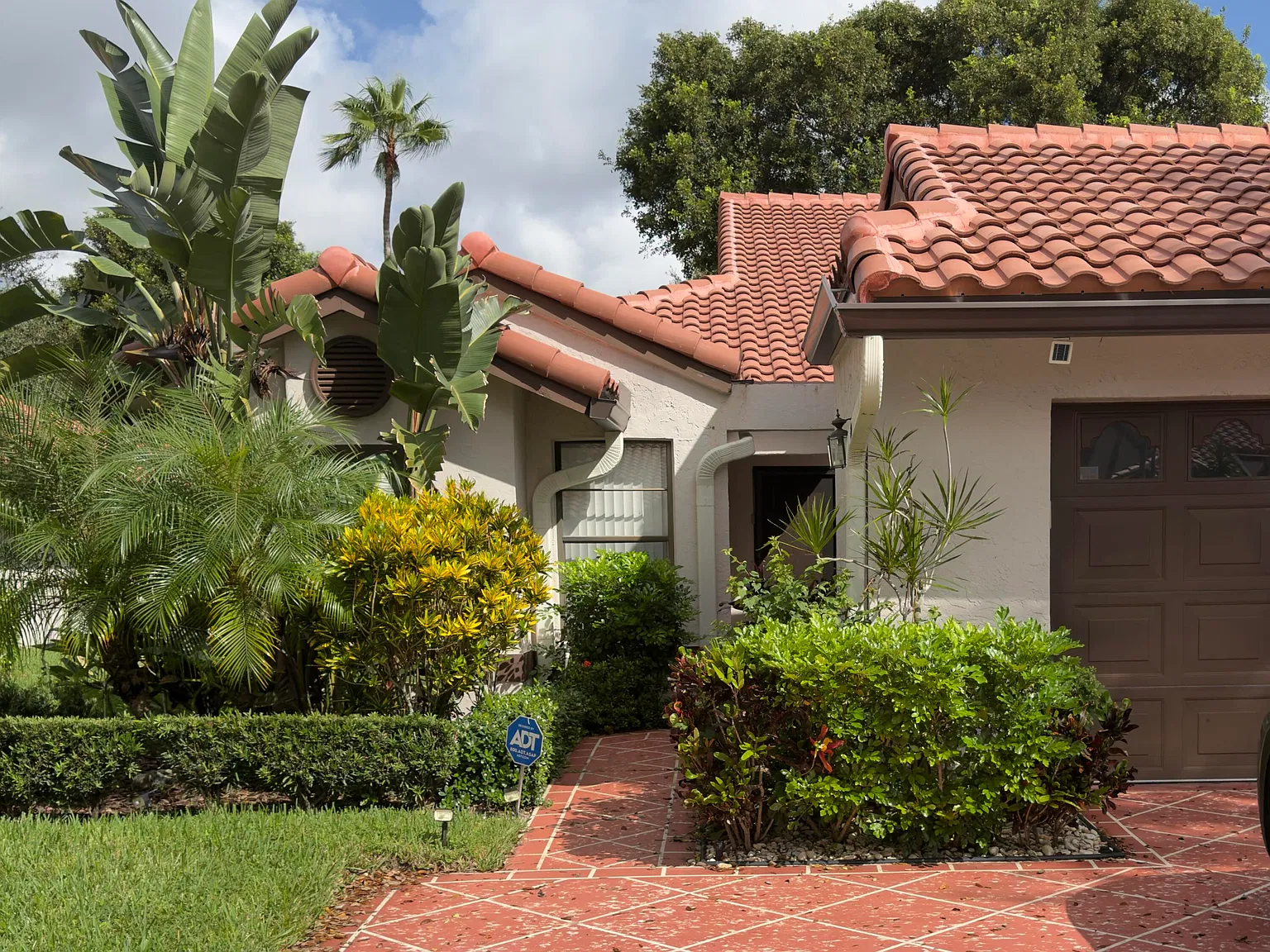 2 bed, 2.0 bath, 1500 sqft, $5,000 — Photo 2