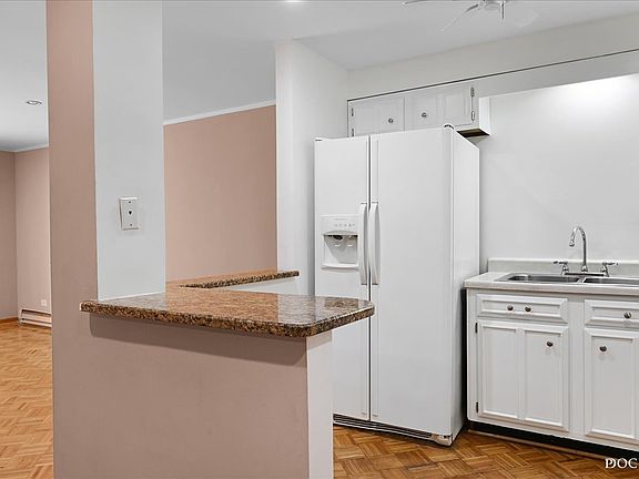 4th image of 2333 N Neva Ave APT 214